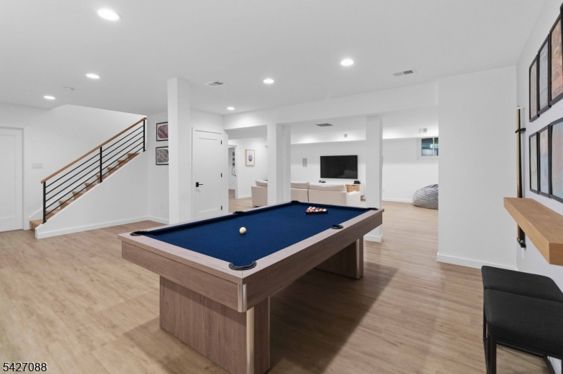 Rolling Hill - Residential