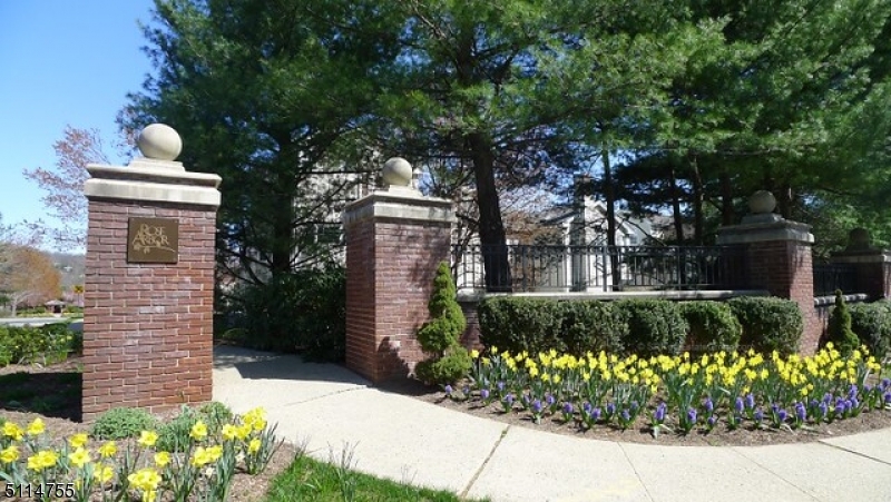 Rose Arbor - Residential