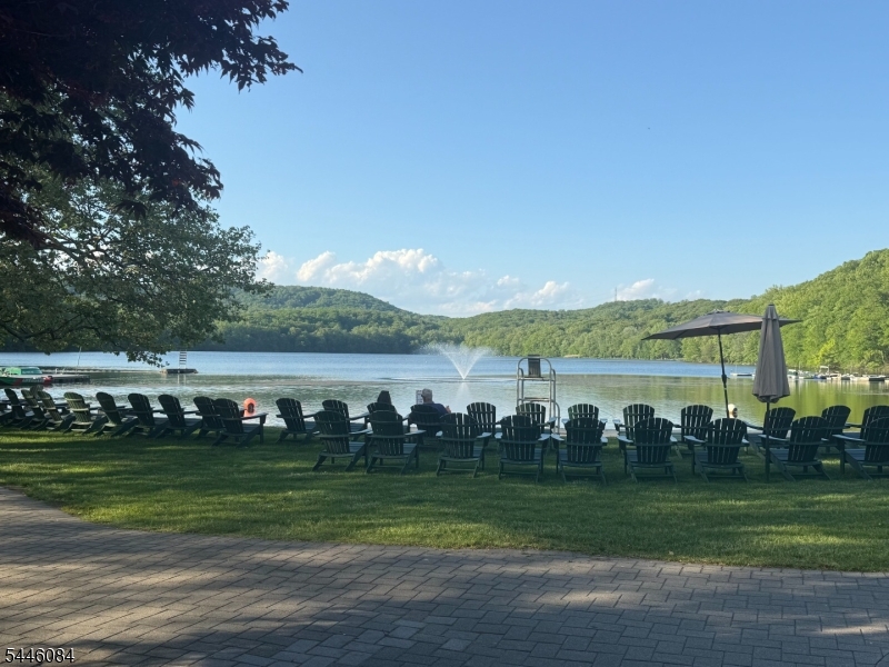 Lake Valhalla - Land