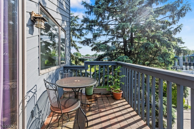 Riverside Court - Residential Lease