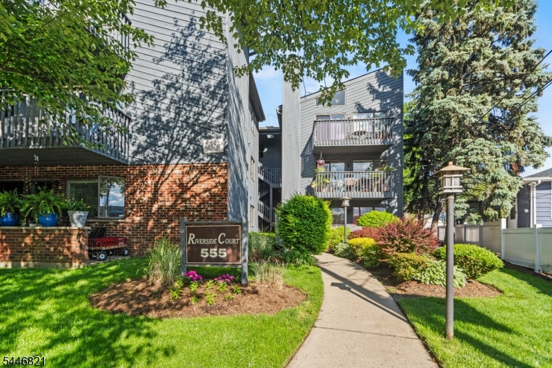 Riverside Court - Residential Lease