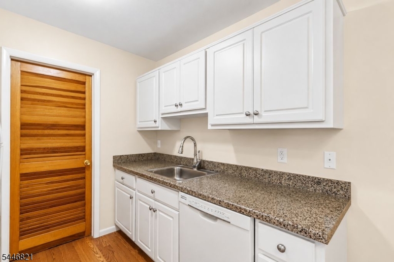Riverside Court - Residential Lease