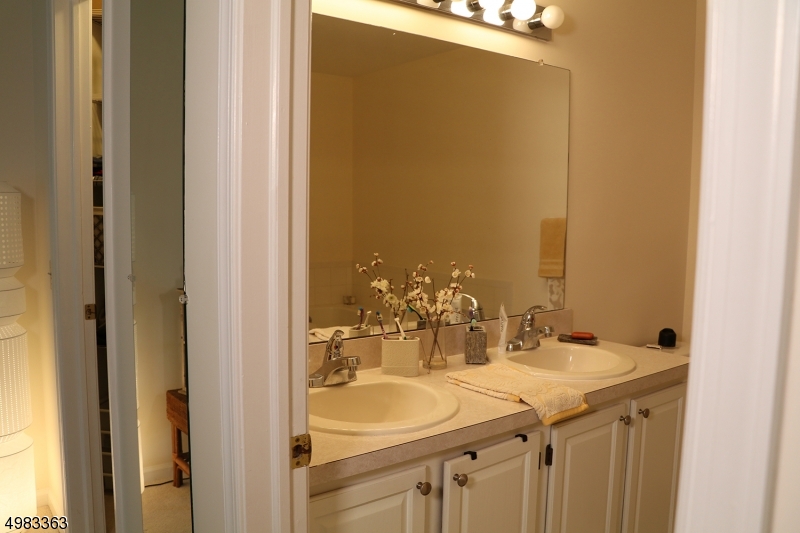 Montville Chase - Residential Lease