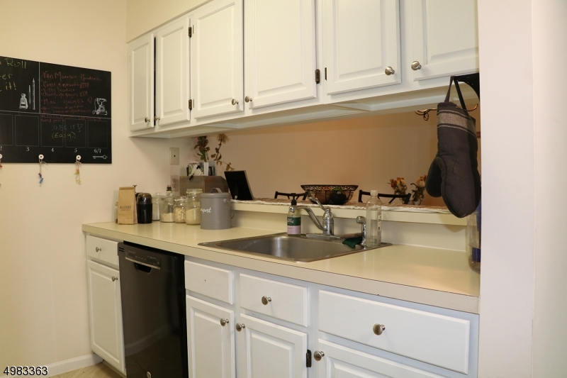 Montville Chase - Residential Lease