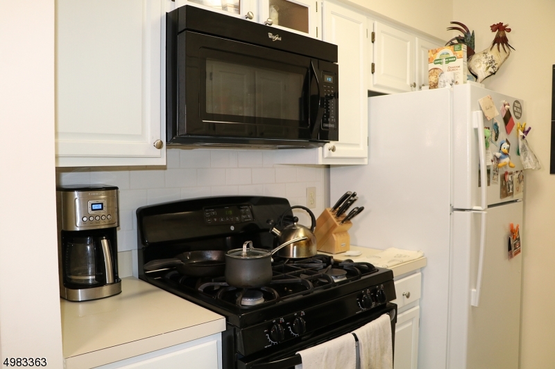 Montville Chase - Residential Lease