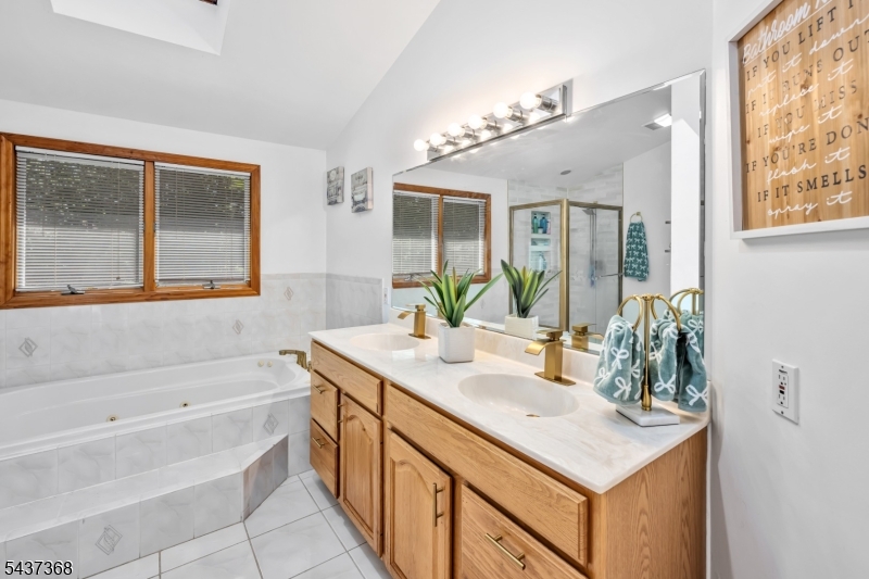 Cupsaw Lake - Residential