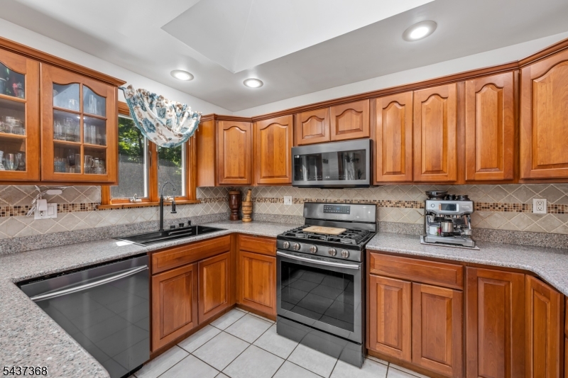 Cupsaw Lake - Residential