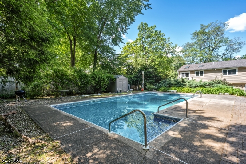 Cupsaw Lake - Residential