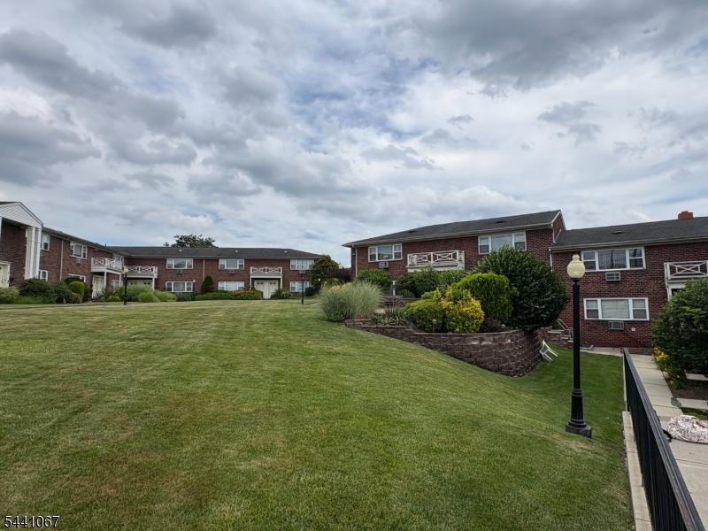 Bueno Vista Gardens - Residential