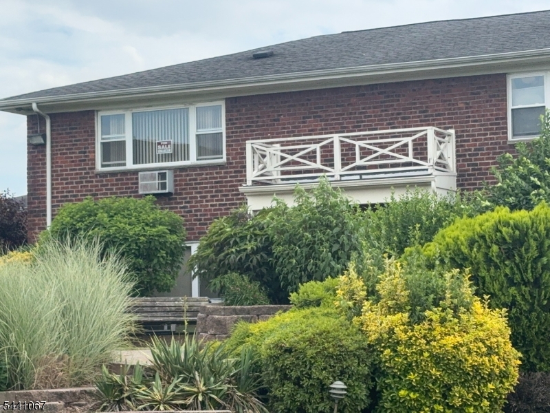 Bueno Vista Gardens - Residential