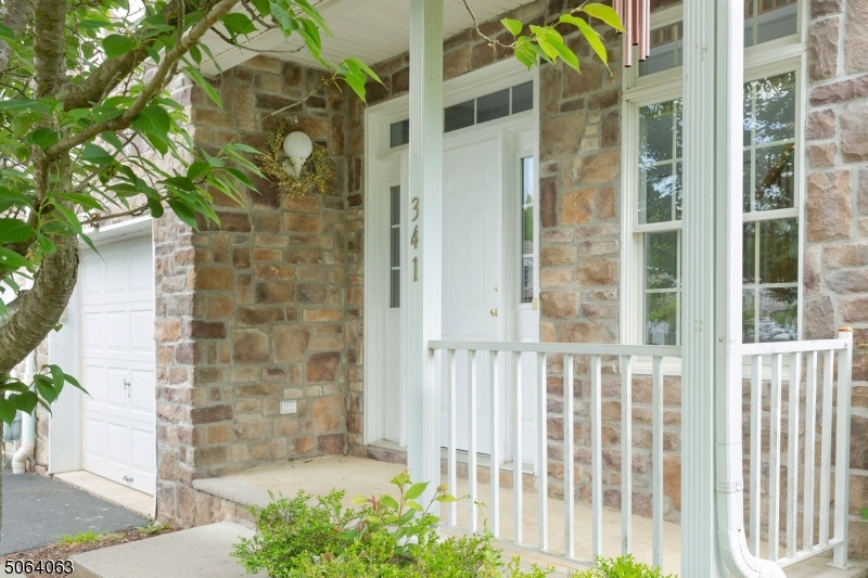 Mazdabrook - Residential Lease