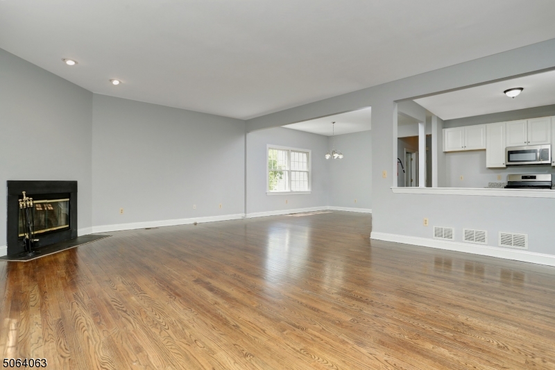 Mazdabrook - Residential Lease