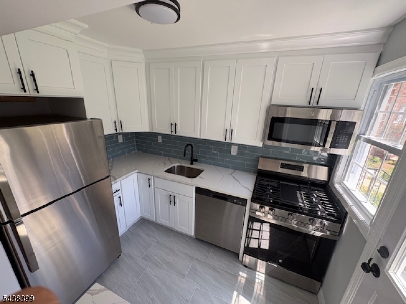MAPLEWOOD VILLAGE - Residential