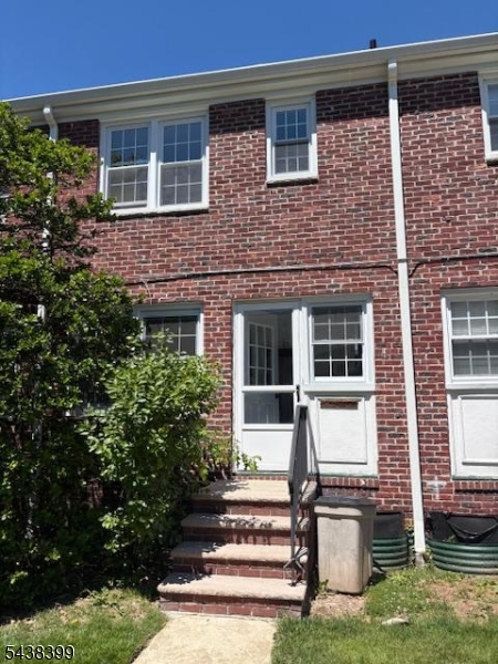 MAPLEWOOD VILLAGE - Residential