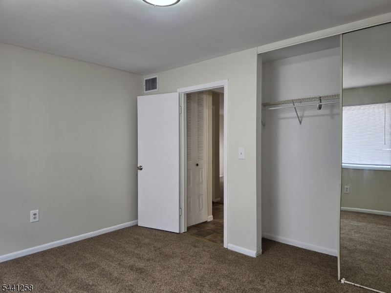 PARKSIDE MANOR - Residential