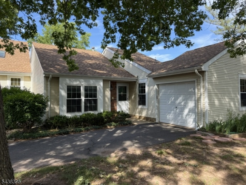 Gorgeous 2 bed, 2 bath, 1 car garage attached ranch style home in heart of Franklin Twp. Nice hardwood floors in living room. Washer and Dryer in the unit. Gorgeous open backyard with tennis court. Close to all hwys such as Rt. 287, 27, 1, NJ Turnpike etc.