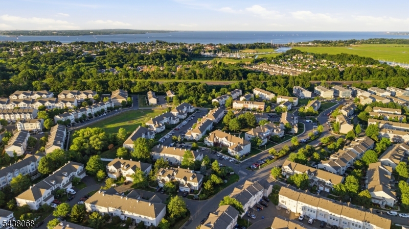 La Mer - Residential