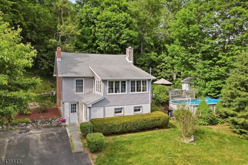 Pinecliff Lake - Residential