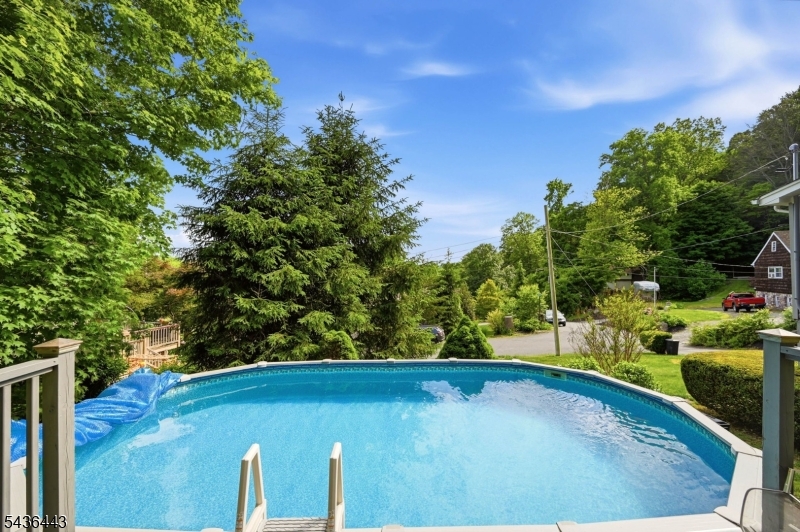 Pinecliff Lake - Residential