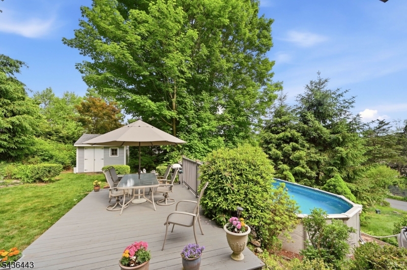 Pinecliff Lake - Residential