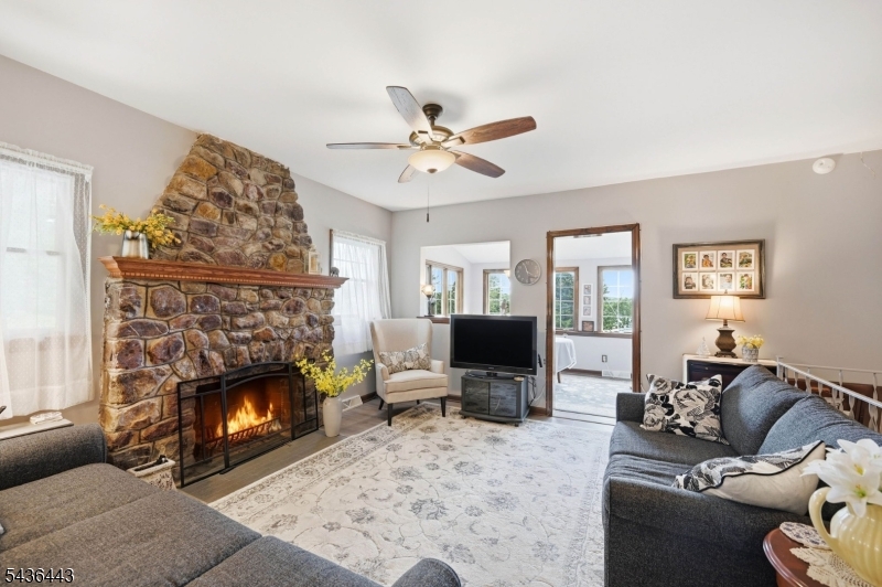 Pinecliff Lake - Residential