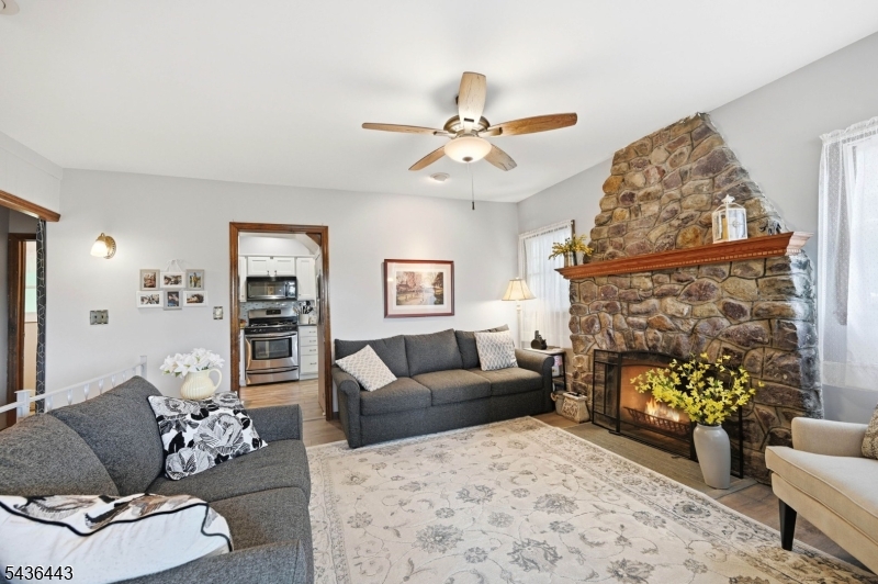 Pinecliff Lake - Residential