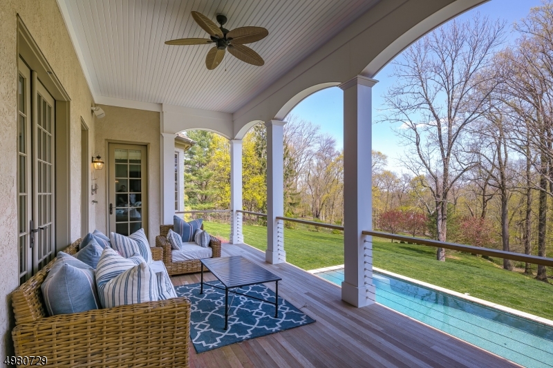 Crownview Lane - Residential