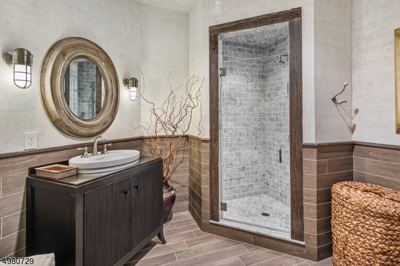 Crownview Lane - Residential