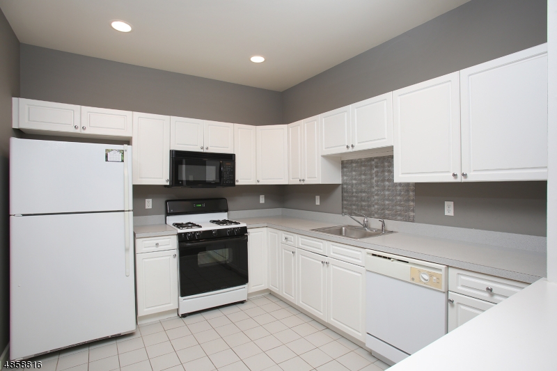 Glenmont Commons - Residential Lease