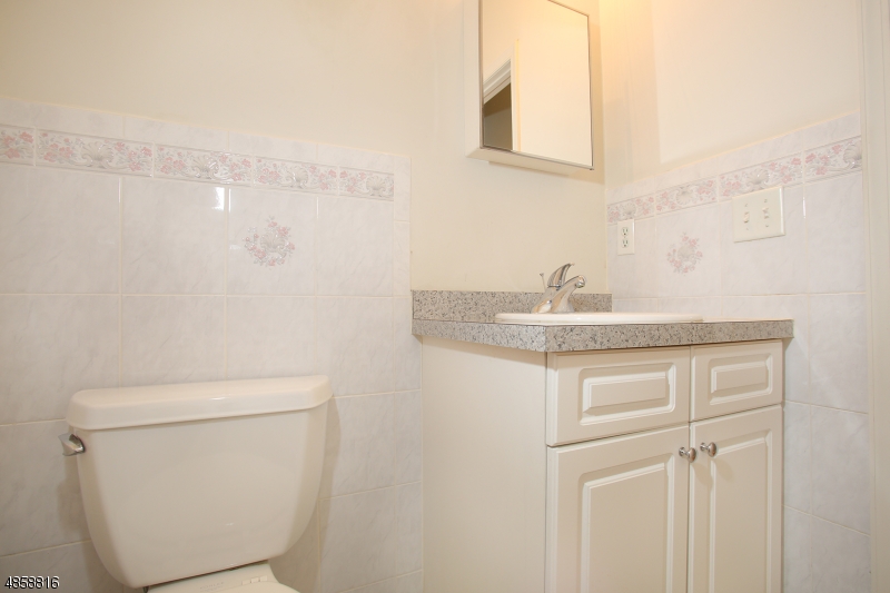 Glenmont Commons - Residential Lease