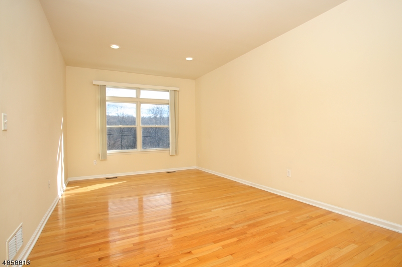 Glenmont Commons - Residential Lease