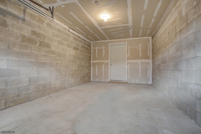 Glenmont Commons - Residential Lease