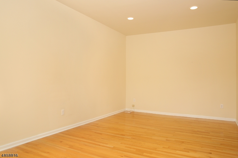 Glenmont Commons - Residential Lease