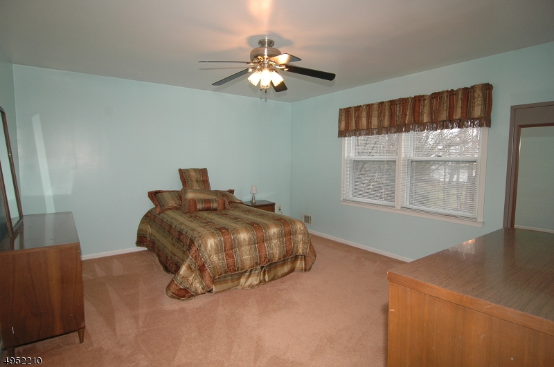 WOODLAND HILLS - Residential