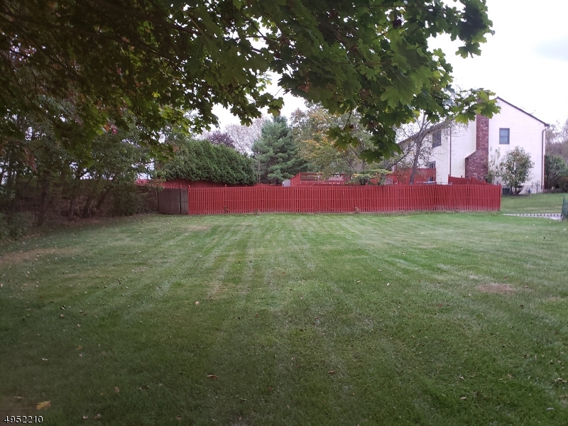 WOODLAND HILLS - Residential