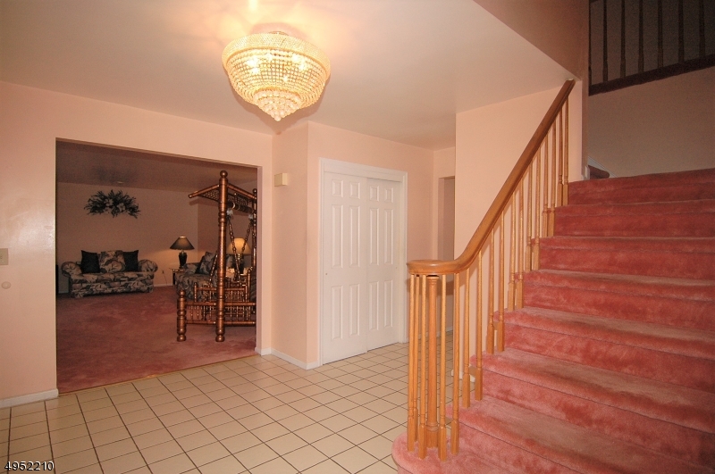 WOODLAND HILLS - Residential