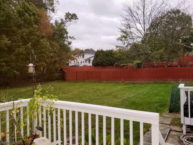 WOODLAND HILLS - Residential