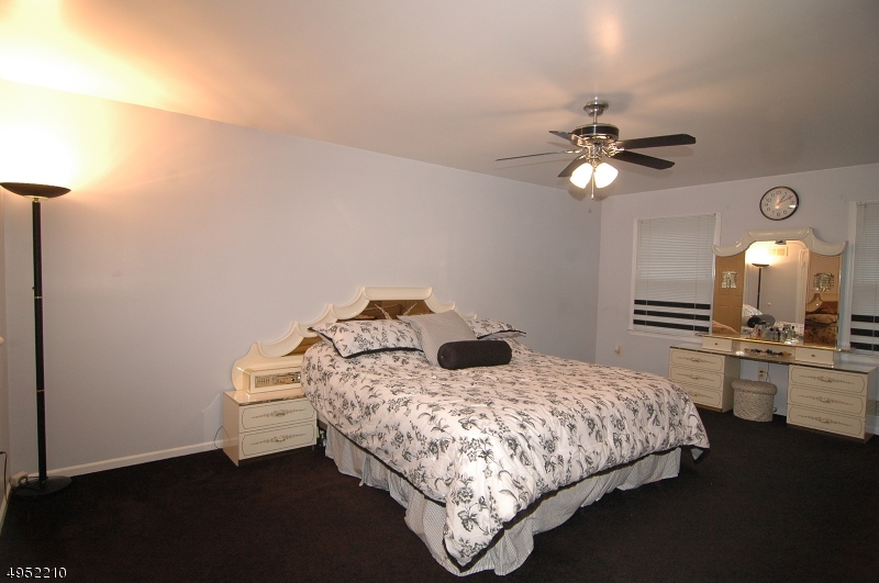WOODLAND HILLS - Residential