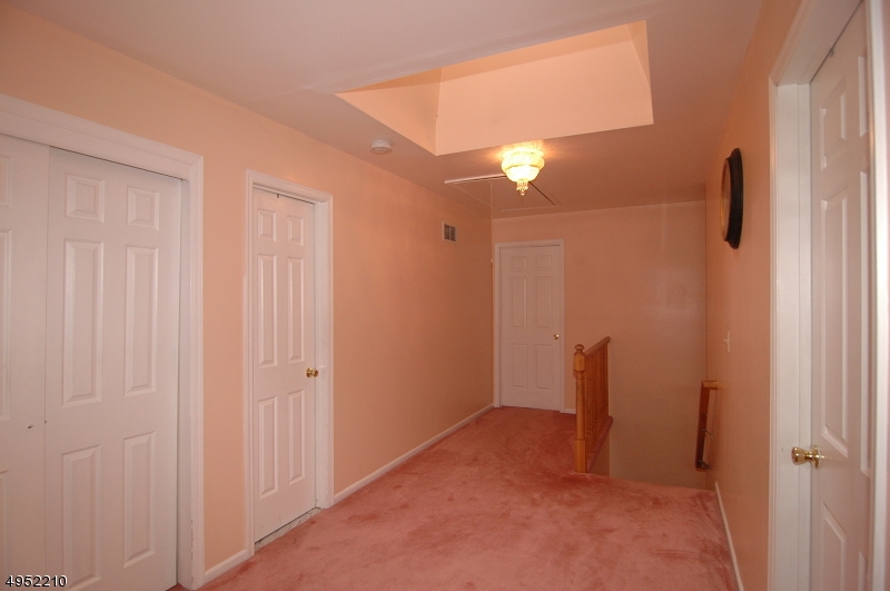 WOODLAND HILLS - Residential