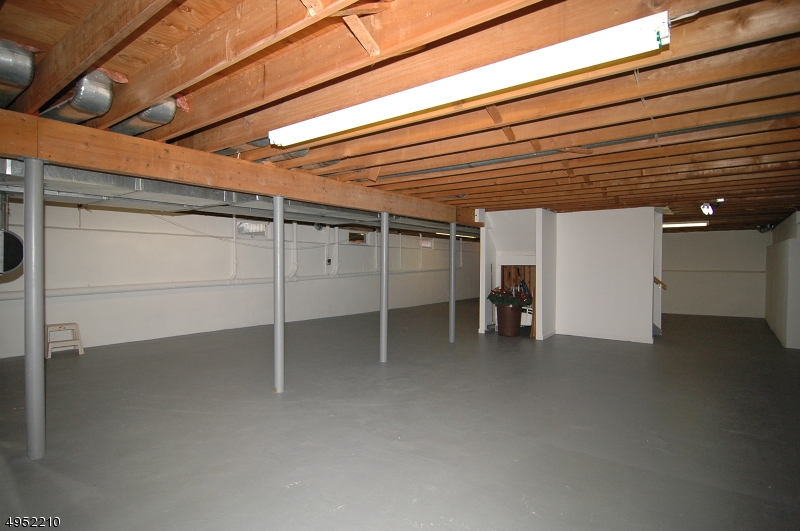 WOODLAND HILLS - Residential