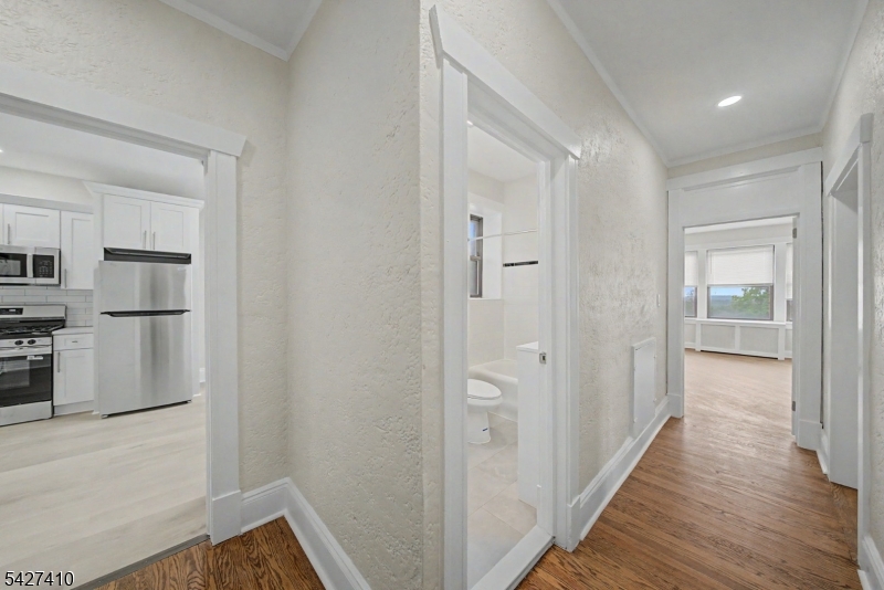 hill / Pilgrim Apts - Residential Lease