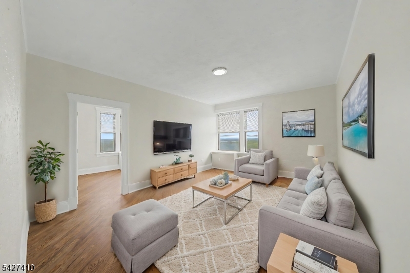 hill / Pilgrim Apts - Residential Lease