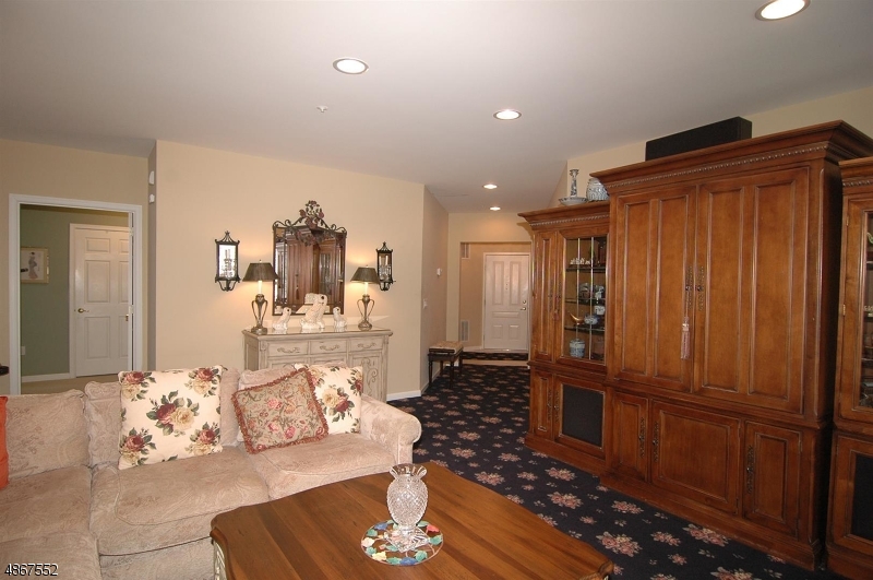 FOX HILLS - Residential