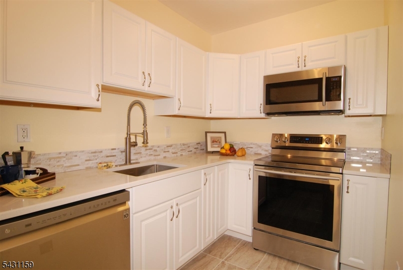 Schoolhouse Plaza - Residential Lease