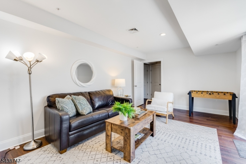 AK Court - Residential
