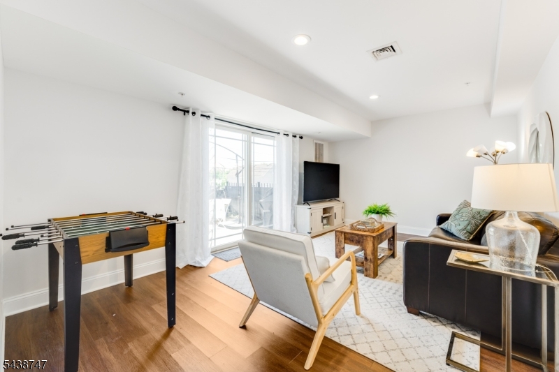 AK Court - Residential