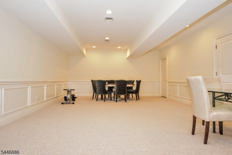 Saddle River Grand - Residential