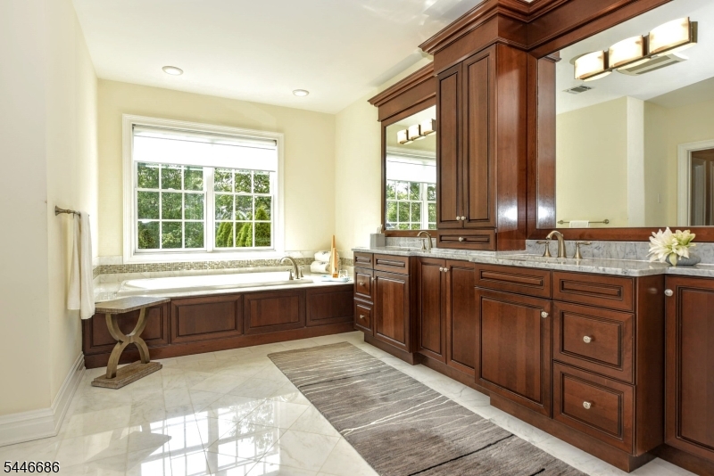 Saddle River Grand - Residential