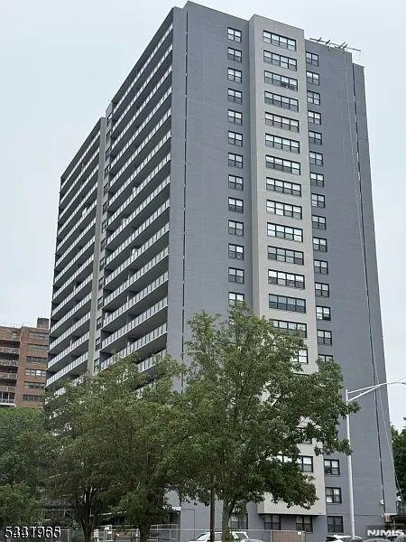 Carlton Towers - Residential Lease