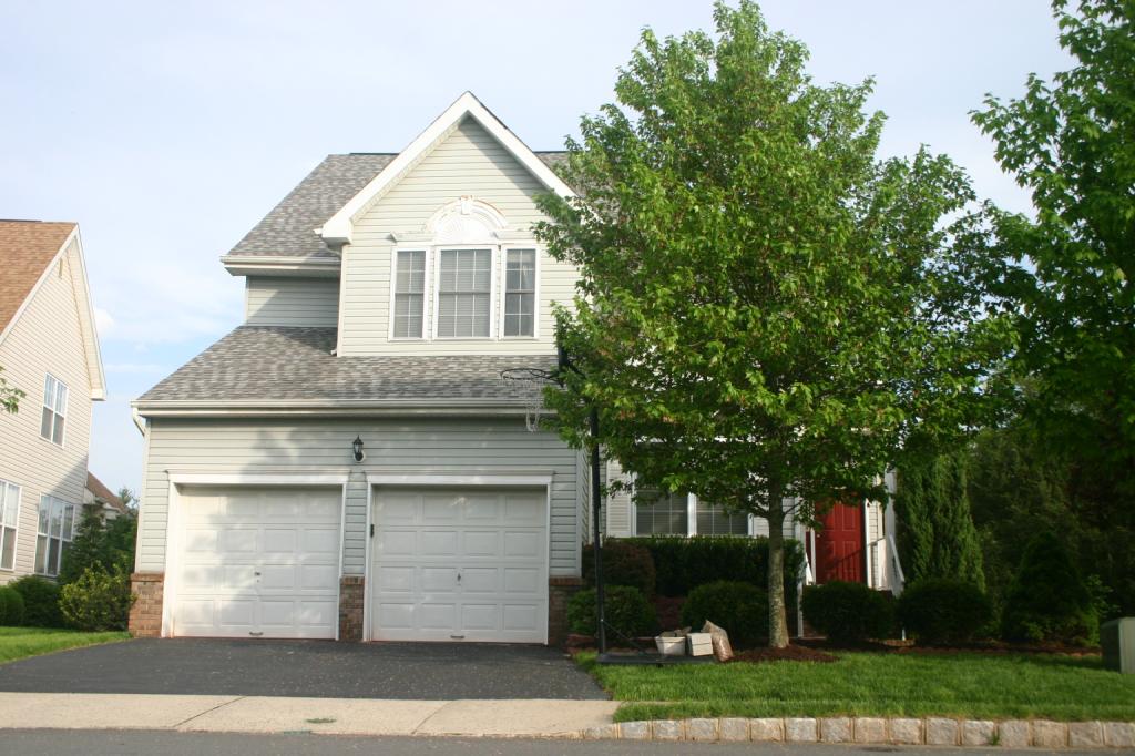 ROOMING HOUSE... Attention Investors... Wonderful opportunity to own this 16-bedroom property. There is room to improve, and some cosmetic updates would go a long way. Property is strictly "As-Is" condition. Cash Only Estate Sale. Additional details available to qualified buyers with proof funds.